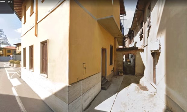 Biassono - Piazza S. Francesco, 33
