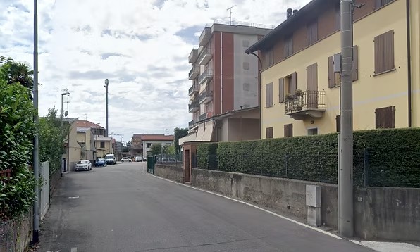Biassono - Via Dante, 19